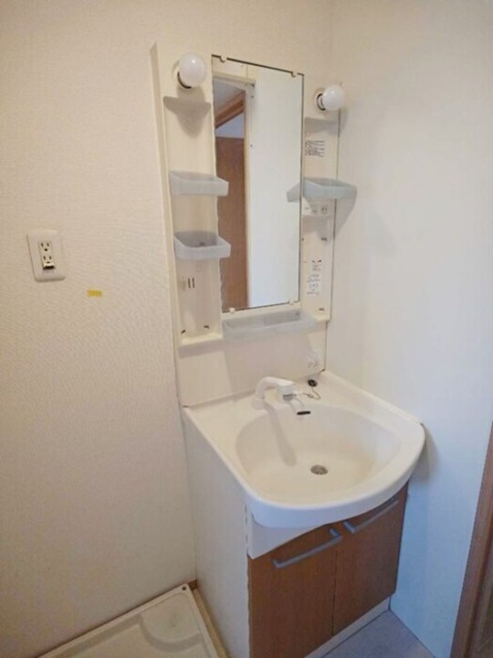 シャワー付洗面化粧台
