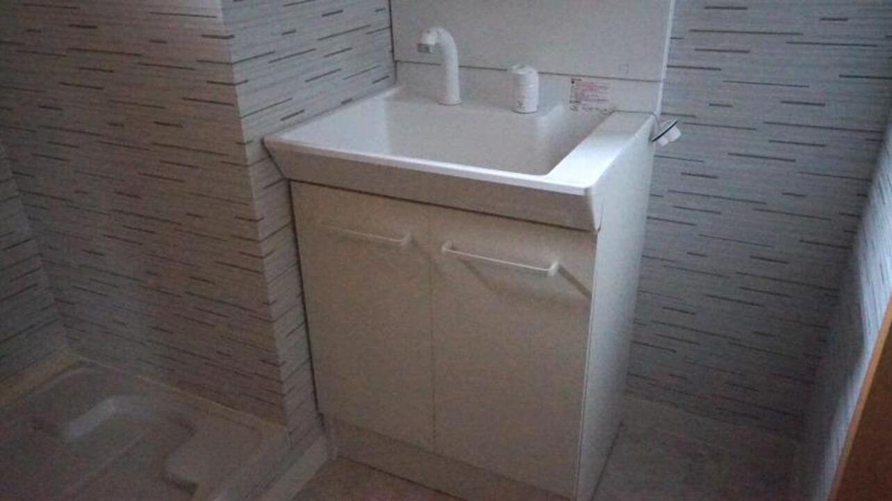 シャワー付洗面化粧台