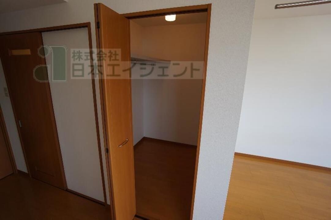 ウォークインクローゼット