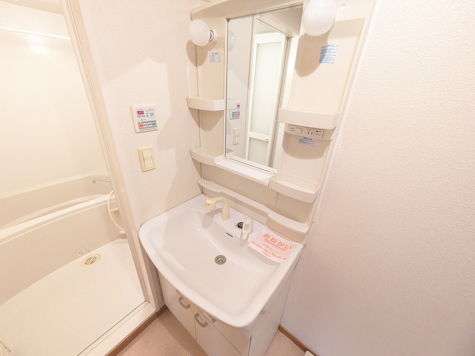 シャワー付洗面化粧台