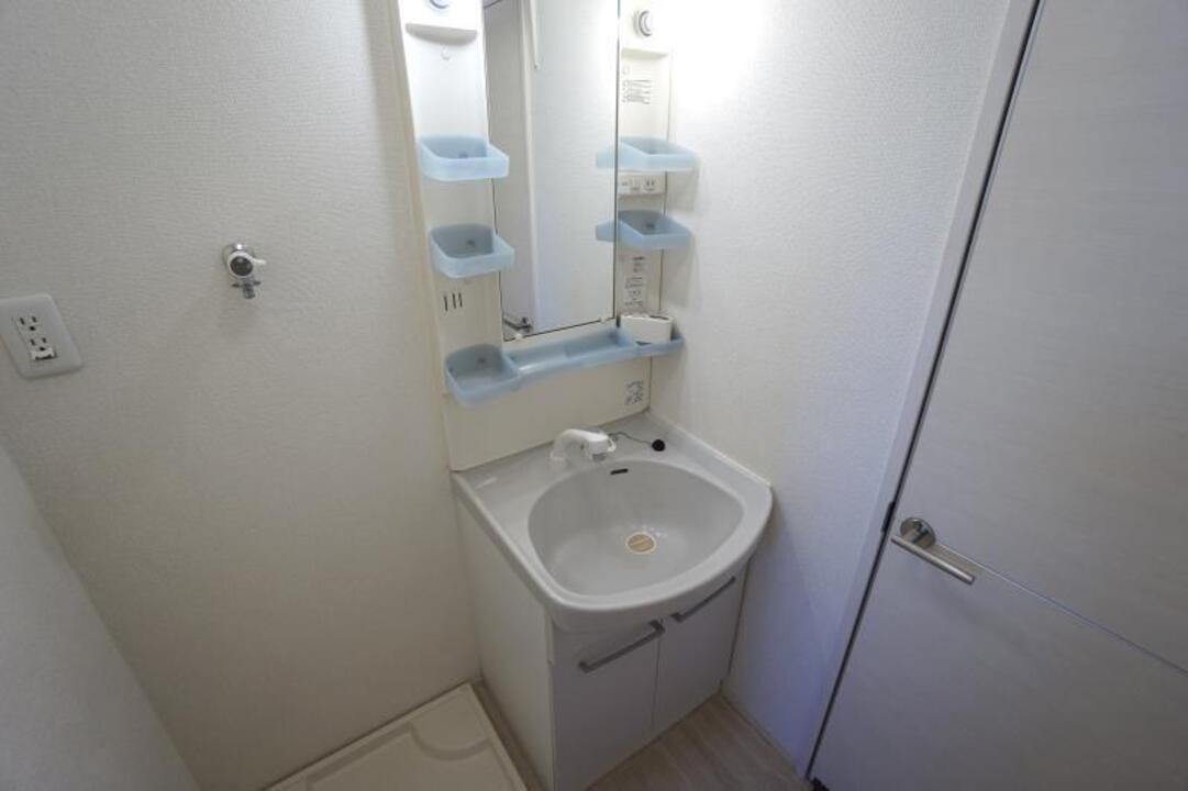 シャワー付洗面化粧台