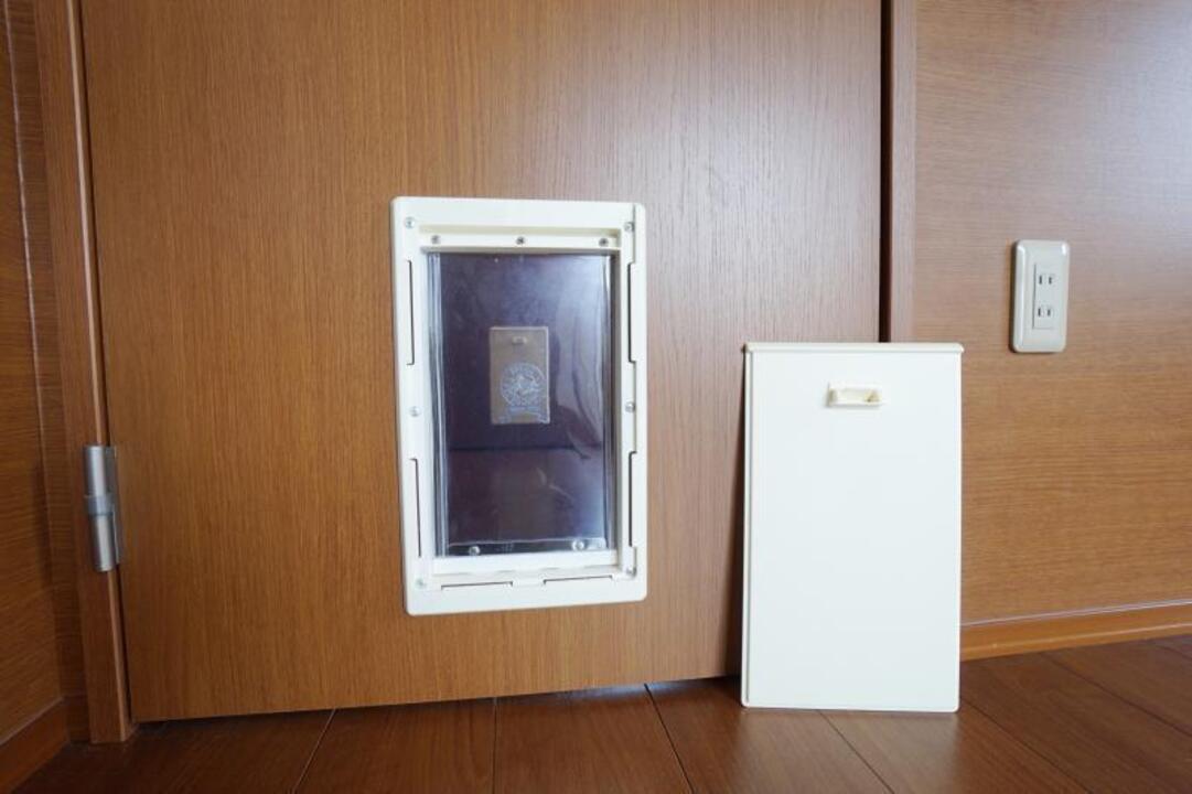 ペット出入口扉
