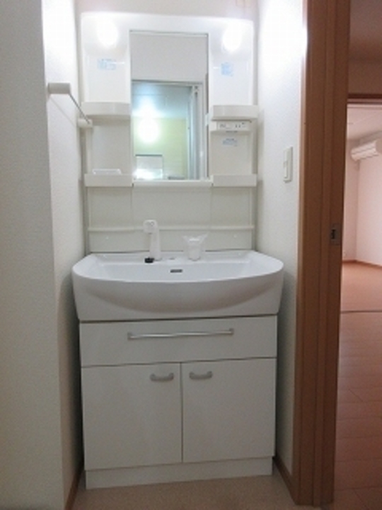シャワー付洗面化粧台