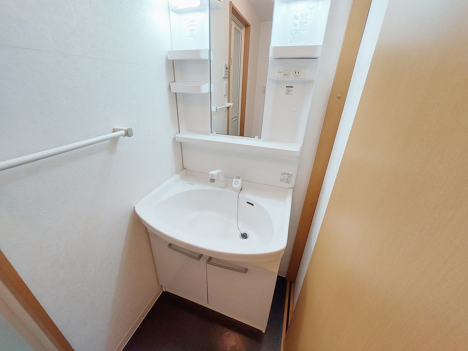 シャワー付洗面化粧台