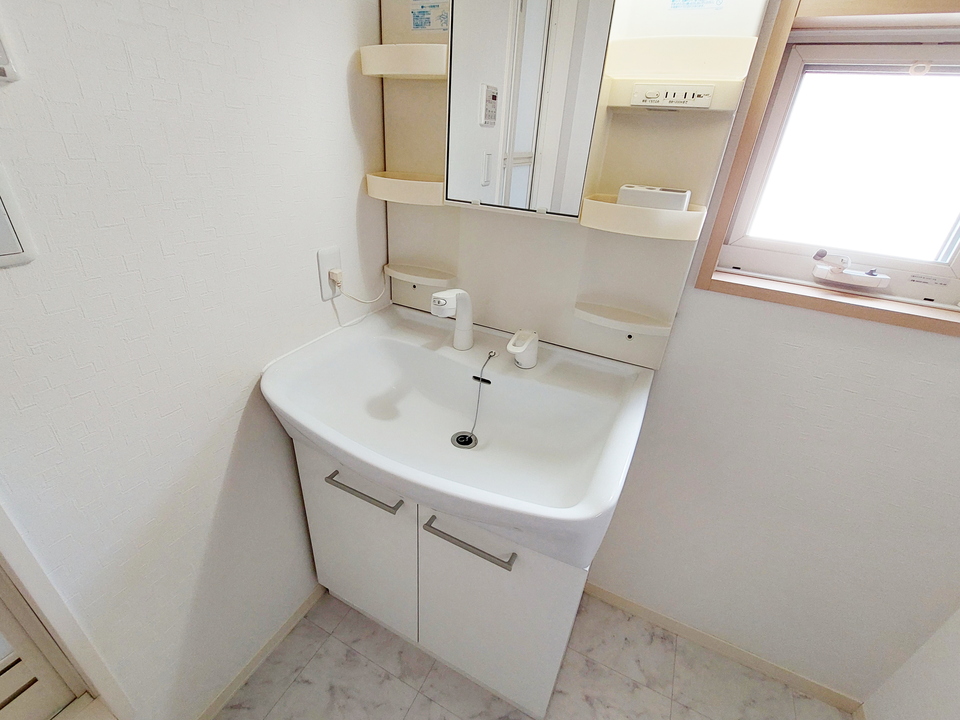 シャワー付洗面化粧台