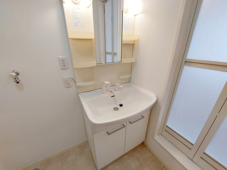 シャワー付洗面化粧台