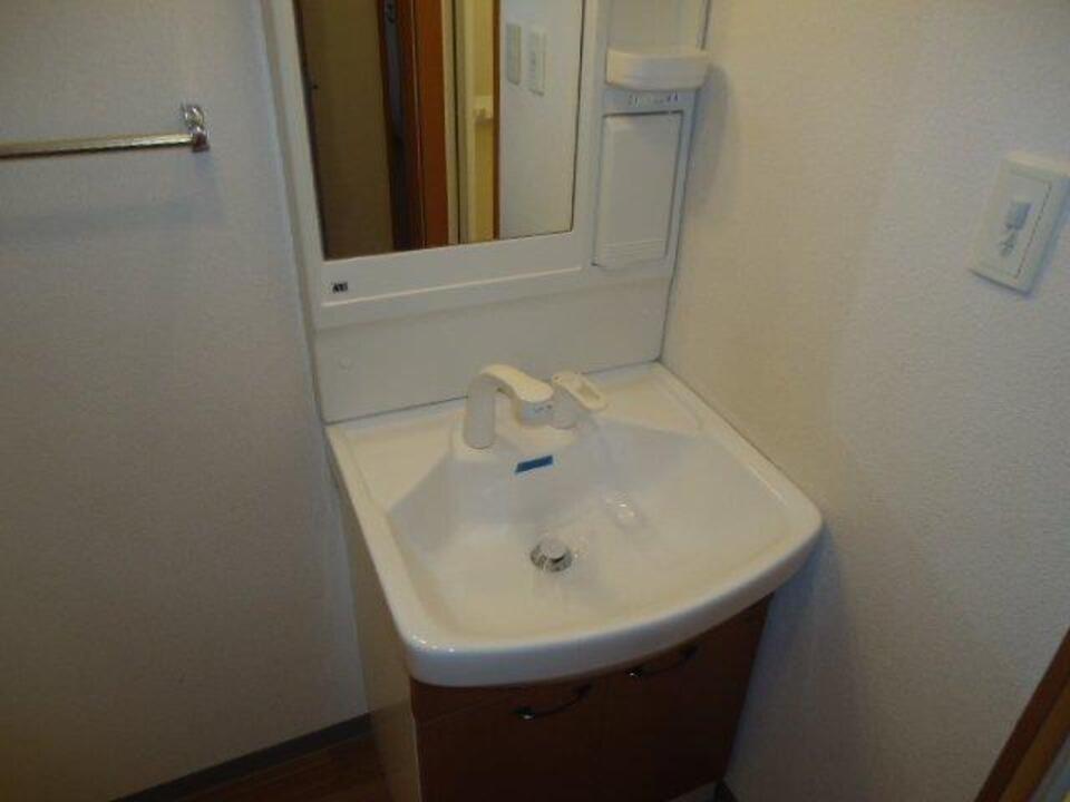 シャワー付洗面化粧台