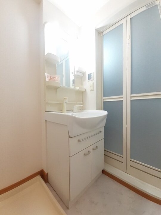 シャワー付洗面化粧台