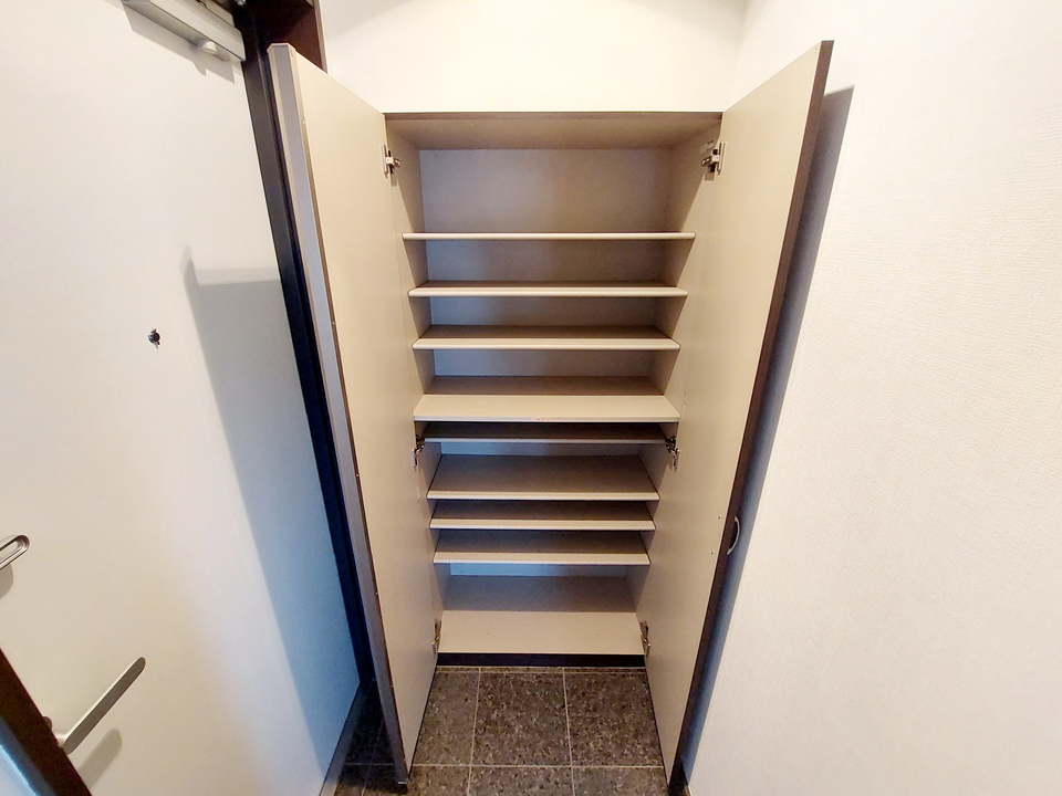 シューズボックス