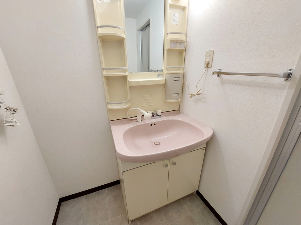 シャワー付洗面化粧台