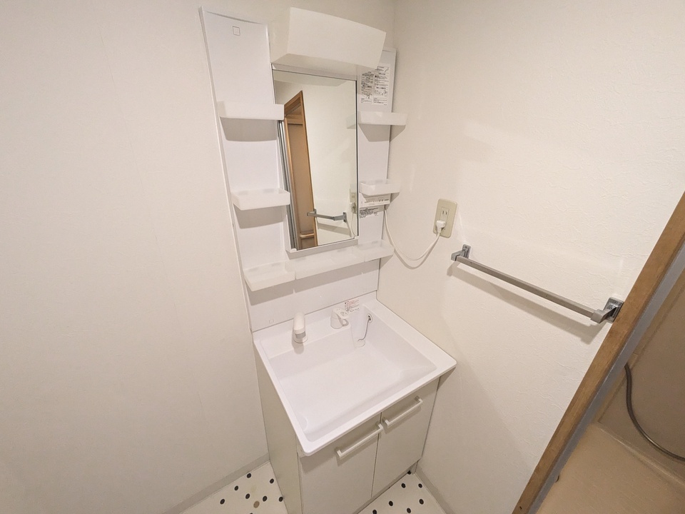 シャワー付洗面化粧台