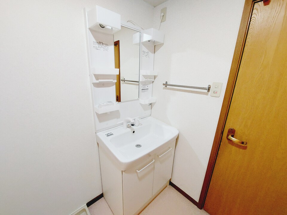 シャワー付洗面化粧台