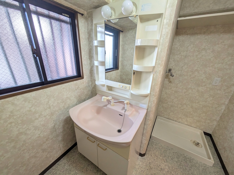 シャワー付洗面化粧台