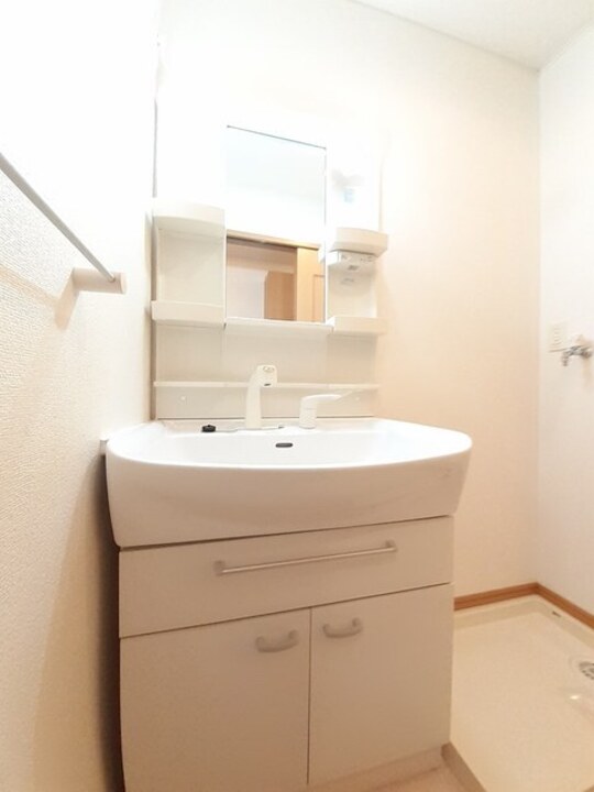シャワー付洗面化粧台