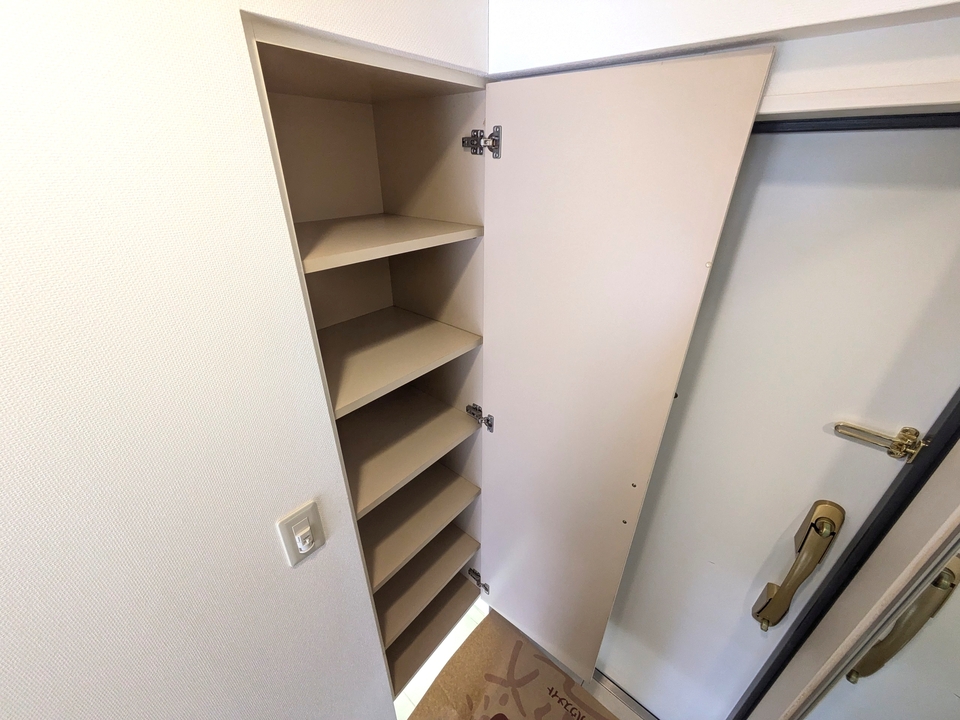 シューズボックス