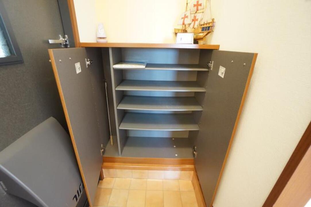 シューズボックス