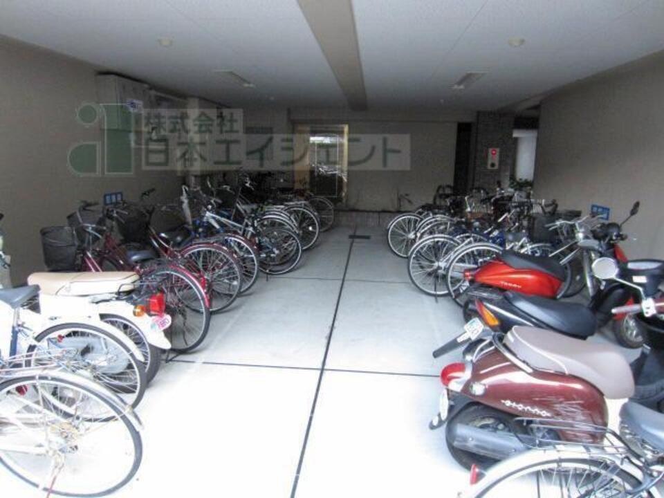 駐輪場