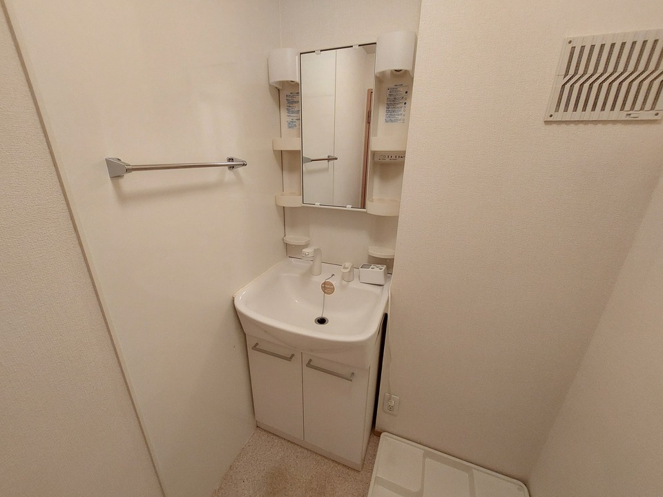 シャワー付洗面化粧台