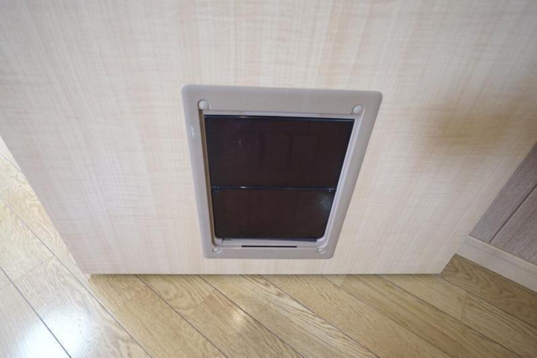 ペット出入口扉