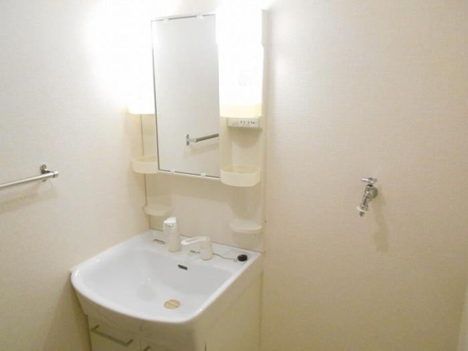 シャワー付洗面化粧台