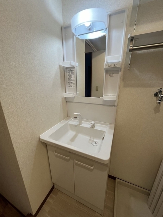 シャワー付洗面化粧台