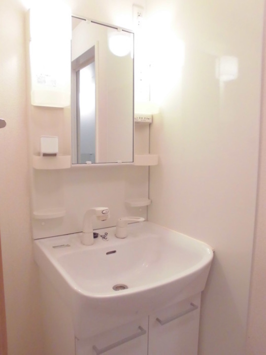 シャワー付洗面化粧台