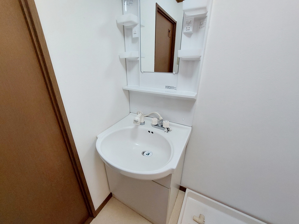 シャワー付洗面化粧台