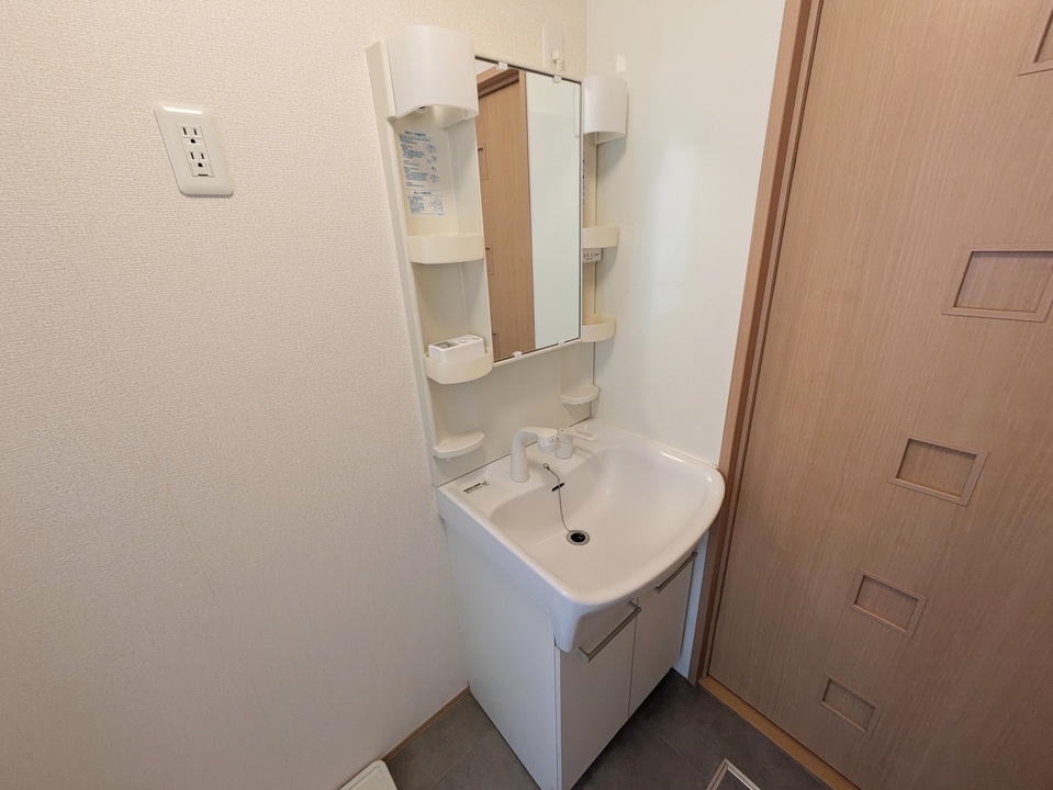 シャワー付洗面化粧台