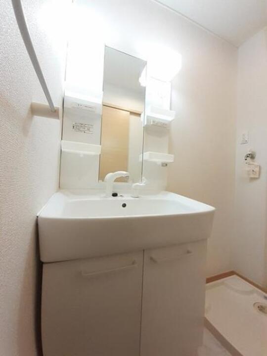 シャワー付洗面化粧台