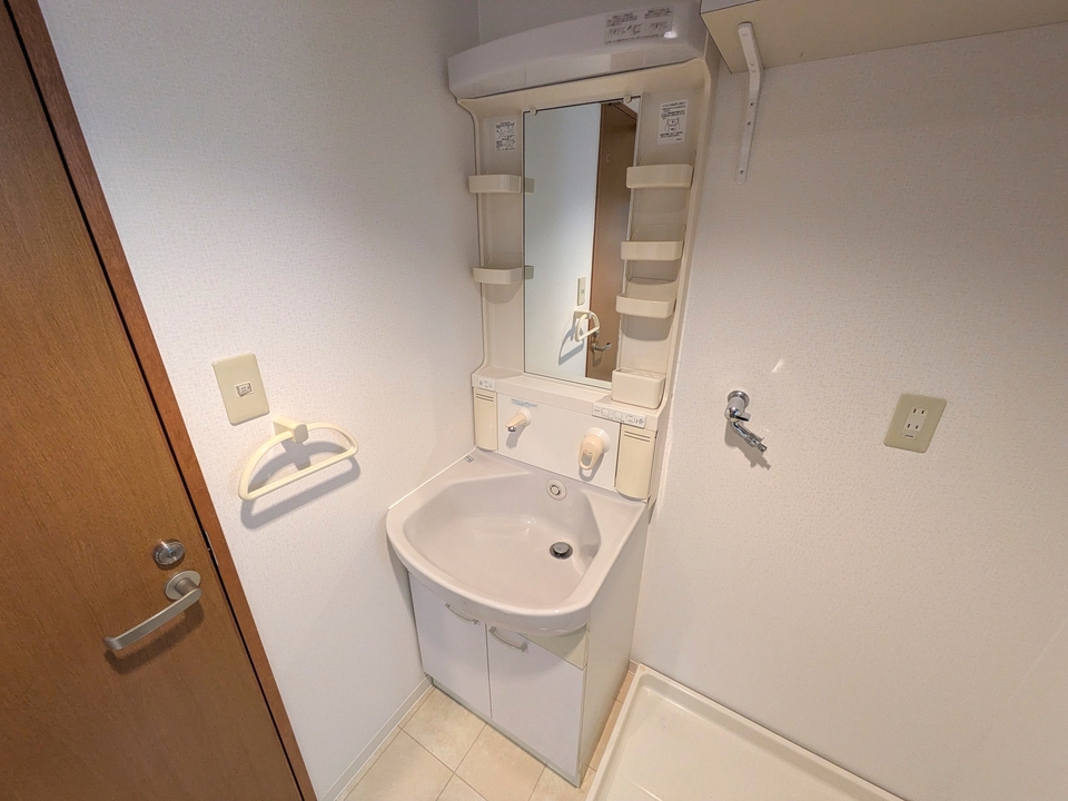 シャワー付洗面化粧台