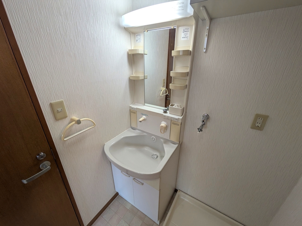 シャワー付洗面化粧台