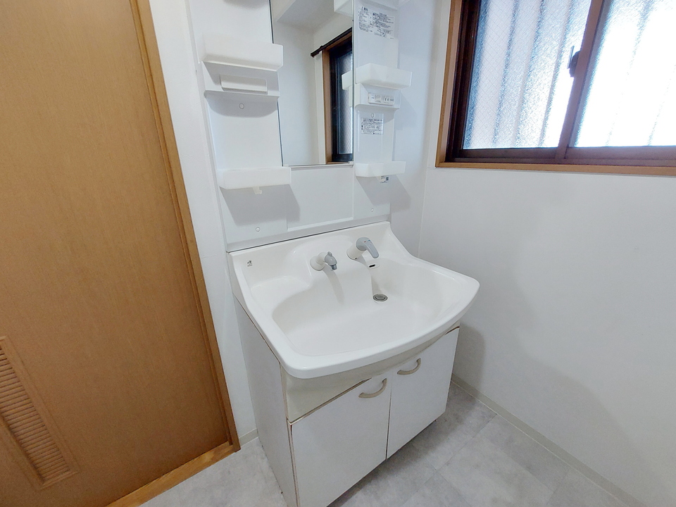 シャワー付洗面化粧台