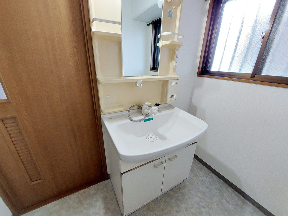 シャワー付洗面化粧台