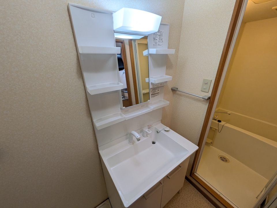 シャワー付洗面化粧台