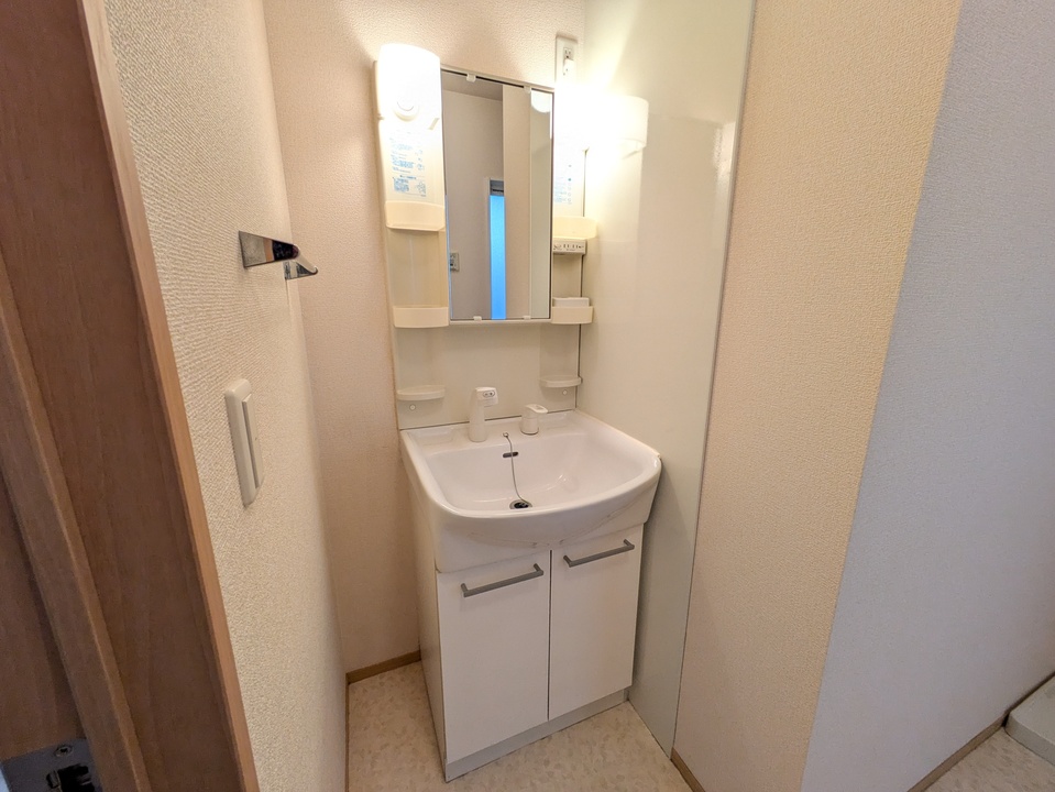 シャワー付洗面化粧台