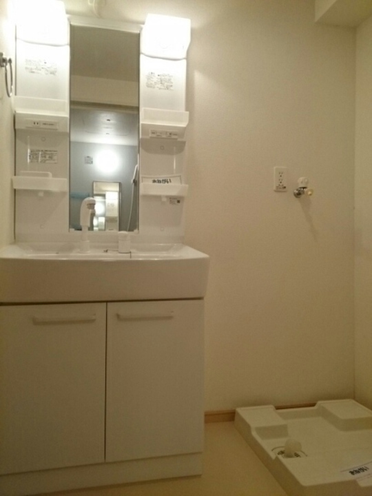 シャワー付洗面化粧台