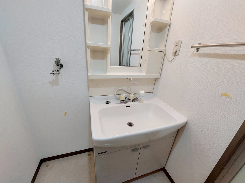 シャワー付洗面化粧台