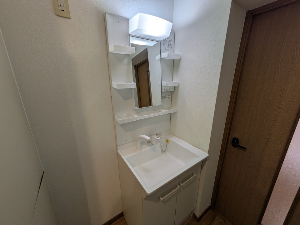シャワー付洗面化粧台
