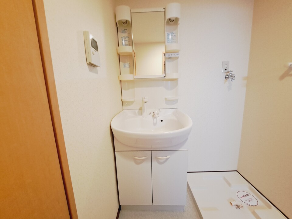 シャワー付洗面化粧台