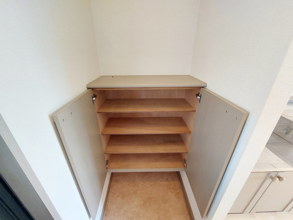 シューズボックス