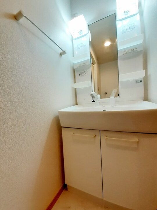 シャワー付洗面化粧台