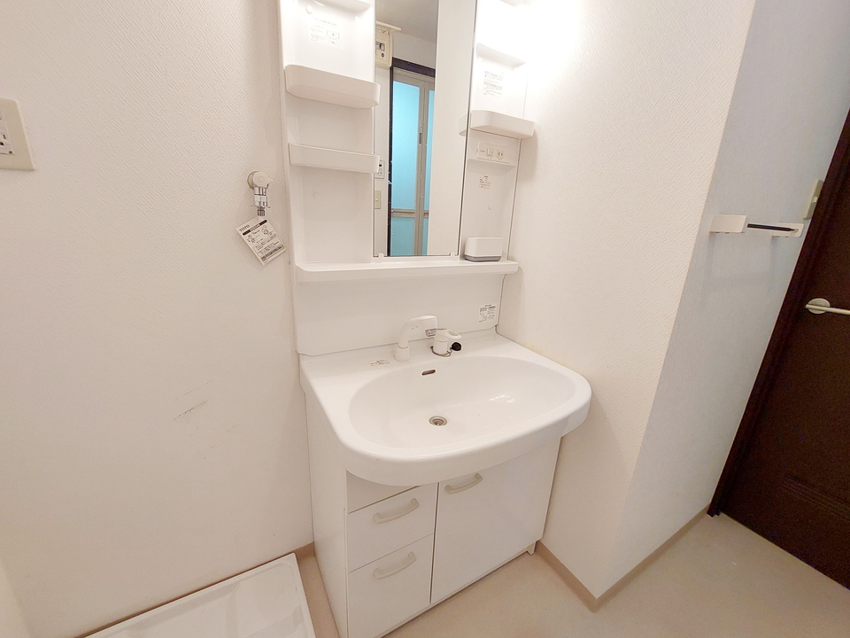 シャワー付洗面化粧台