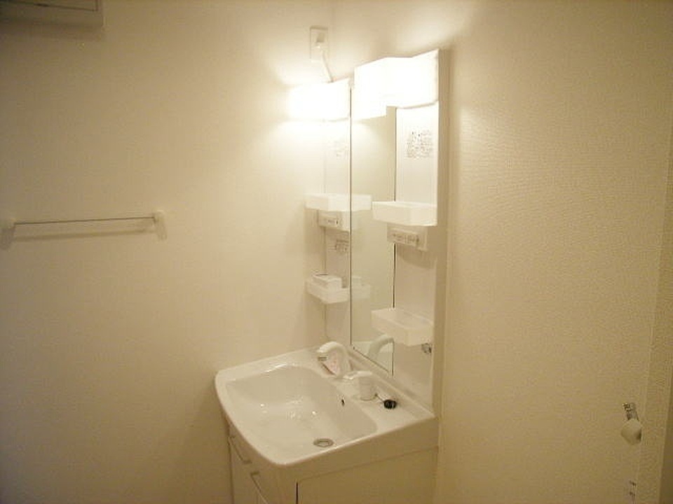 シャワー付洗面化粧台