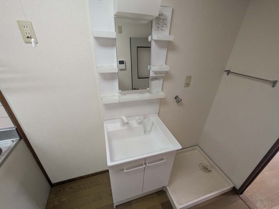 シャワー付洗面化粧台