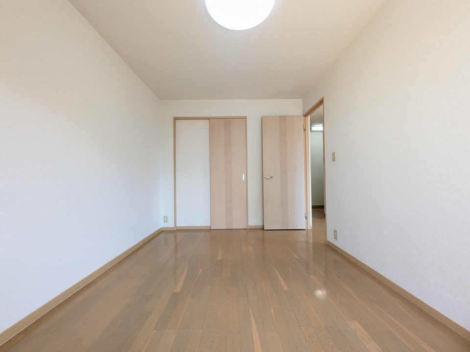洋室6.8帖