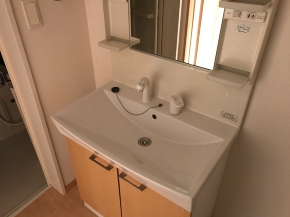 シャワー付洗面化粧台