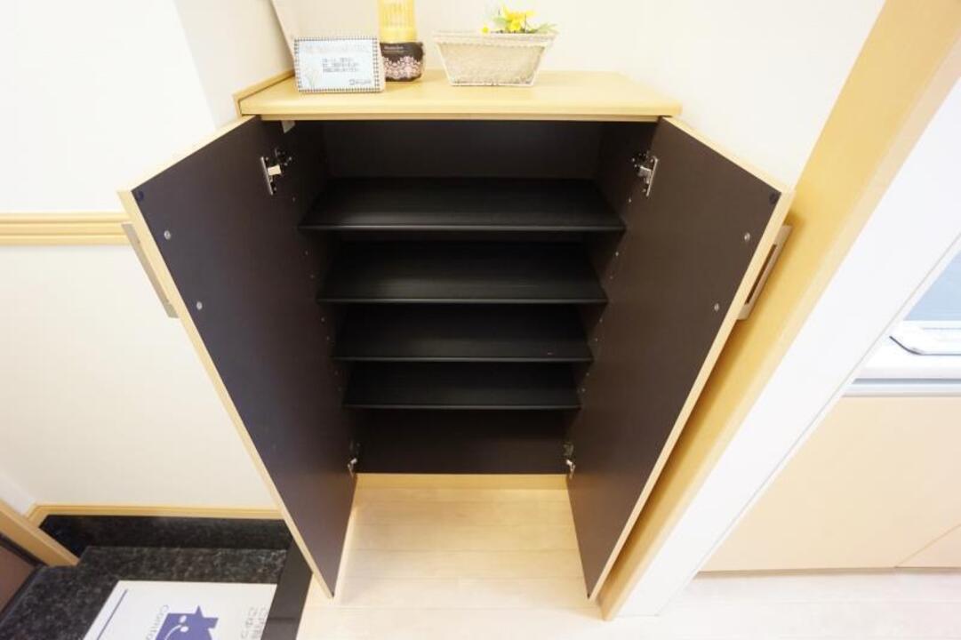 シューズボックス