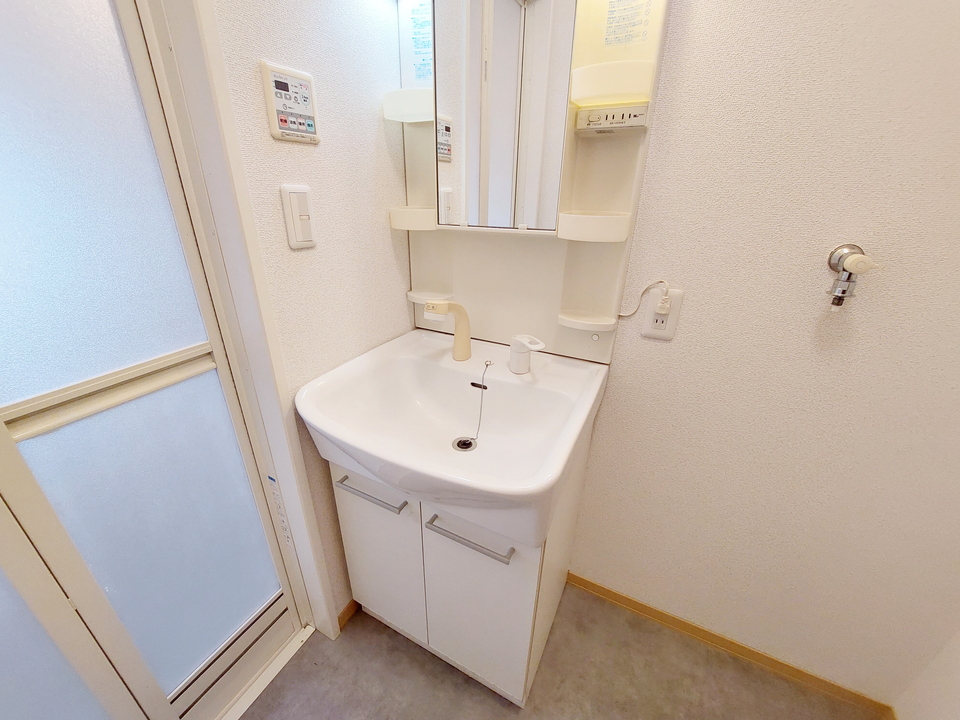 シャワー付洗面化粧台