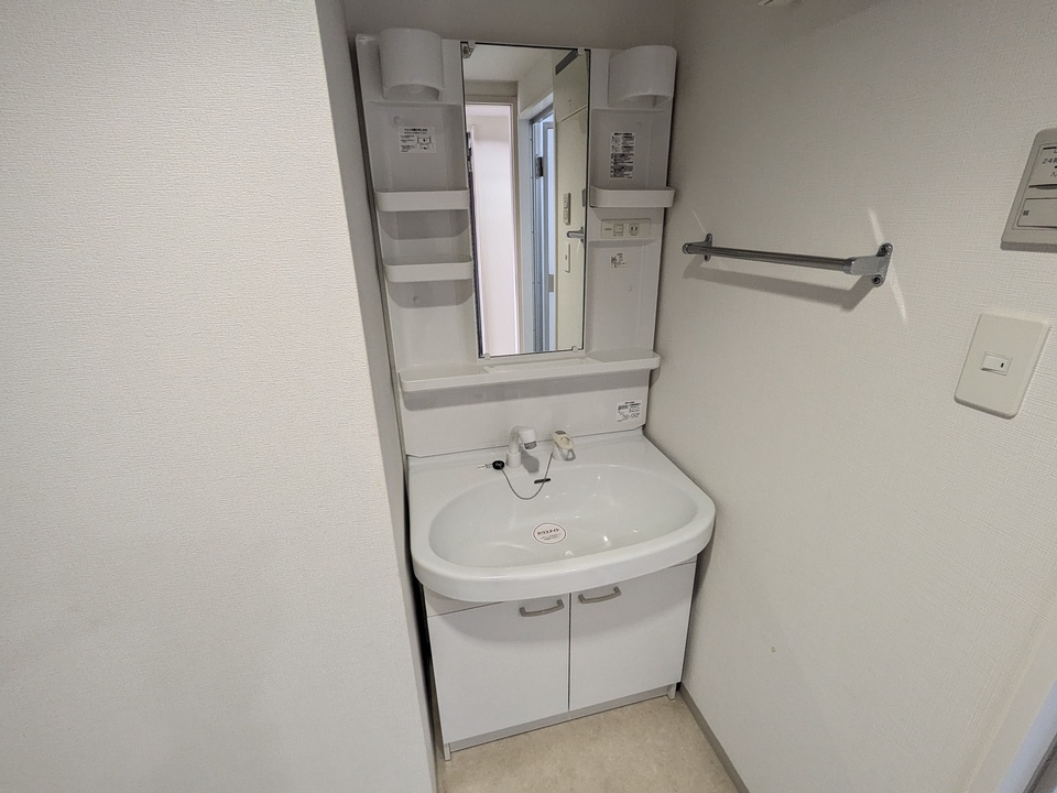 シャワー付洗面化粧台