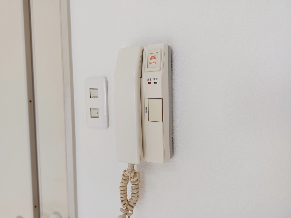 インターホン
